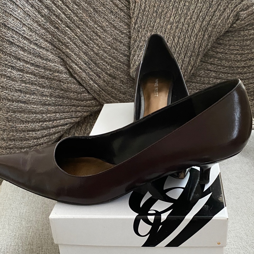 Nine West Dark Brown Pointed-Toe Leather Pumps